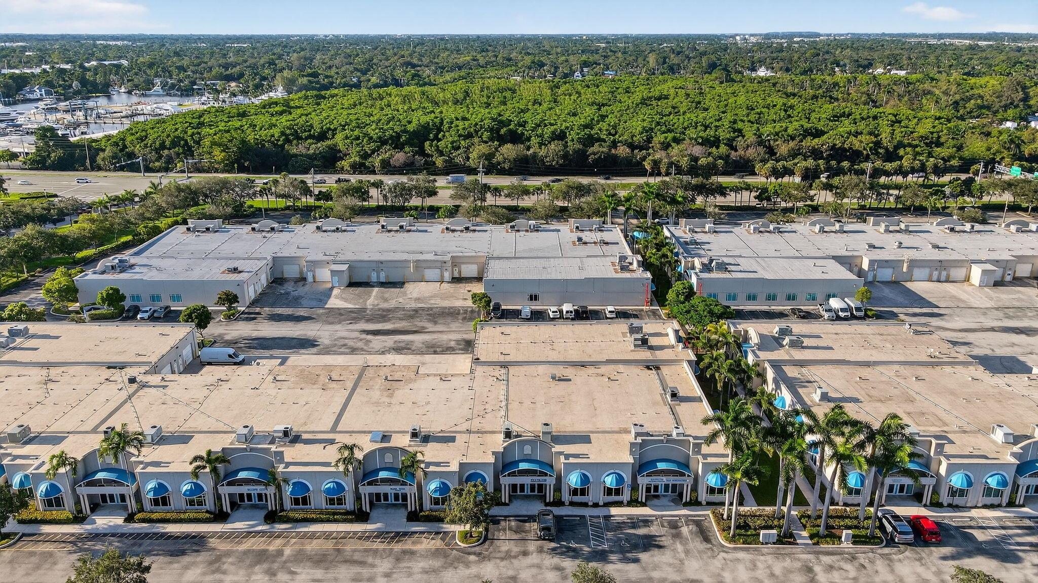 2890 W State Road 84 113