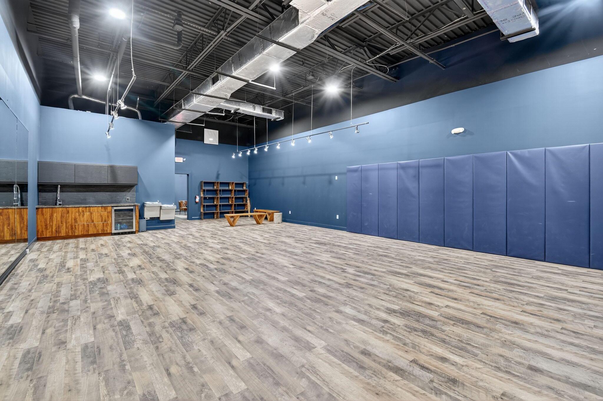 MARINA MILE BUSINESS PARK - Commercial Sale