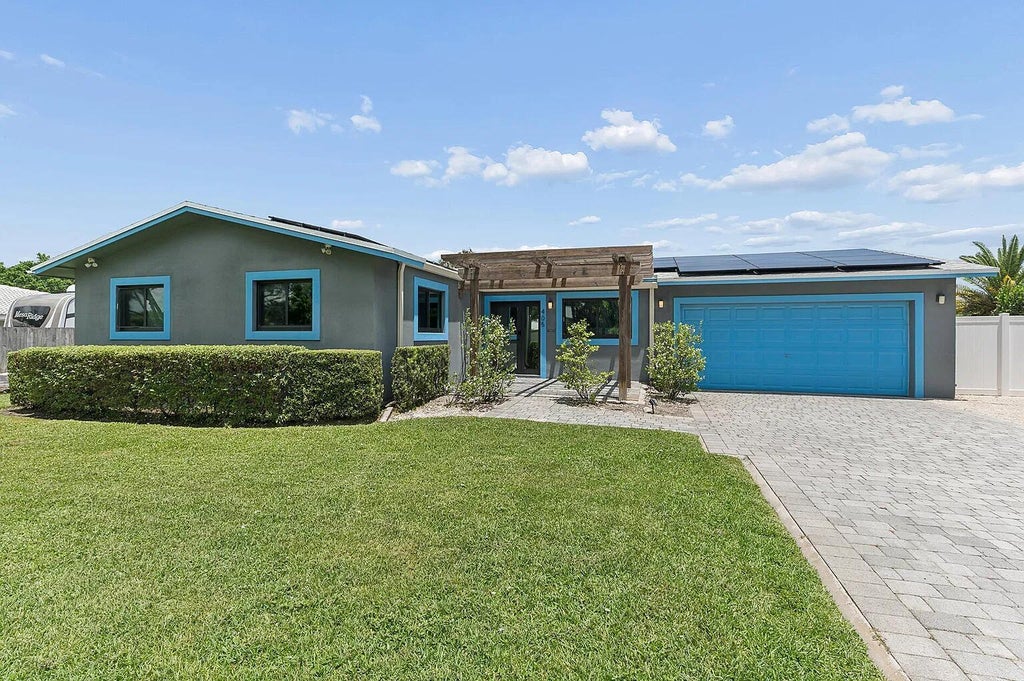 Photo of 405 Chapel Hill Boulevard, Boynton Beach, FL 33435 (MLS # B26087327)