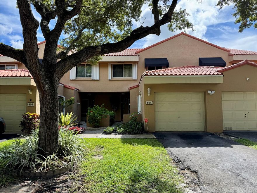 Perfectly located in the heart of Plantation, this 3-bedroom, 2.5-bath townhouse sits right across from the new Plantation Walk, offering easy access to shops, dining, and entertainment. The home features a carport garage and a spacious layout, with community amenities including a pool.