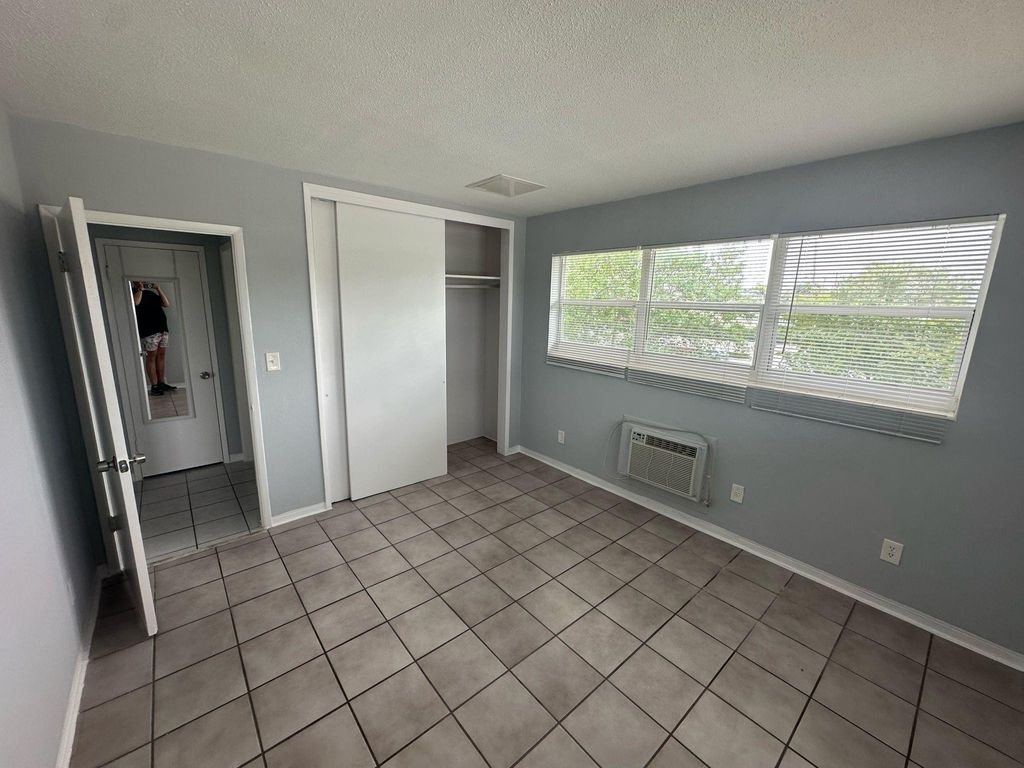 Photo of 2917 Middle River Drive #5, Wilton Manors, FL 33306 (MLS # B26011698)