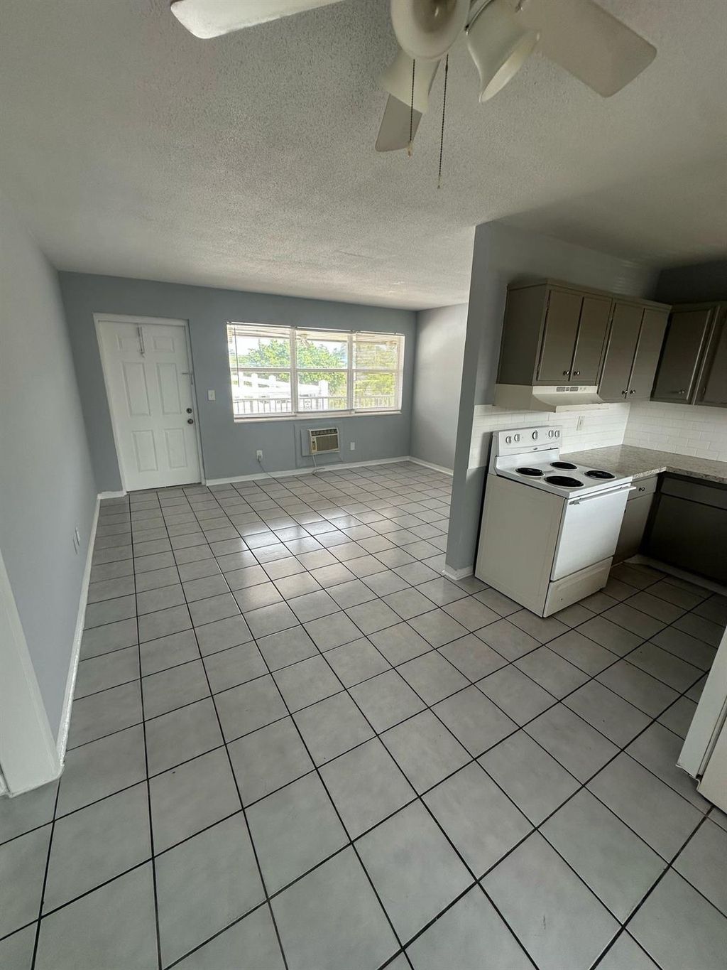 Photo of 2917 Middle River Drive #5, Wilton Manors, FL 33306 (MLS # B26011698)