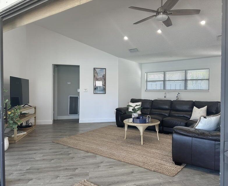 BELLA VISTA - Residential Lease