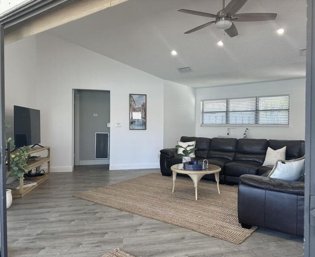 Photo of 1127 E Seminole Avenue #29a, Jupiter, FL 33477 (MLS # R11166247)