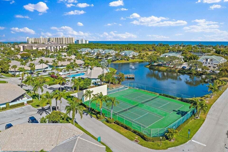 BELLA VISTA - Residential Lease