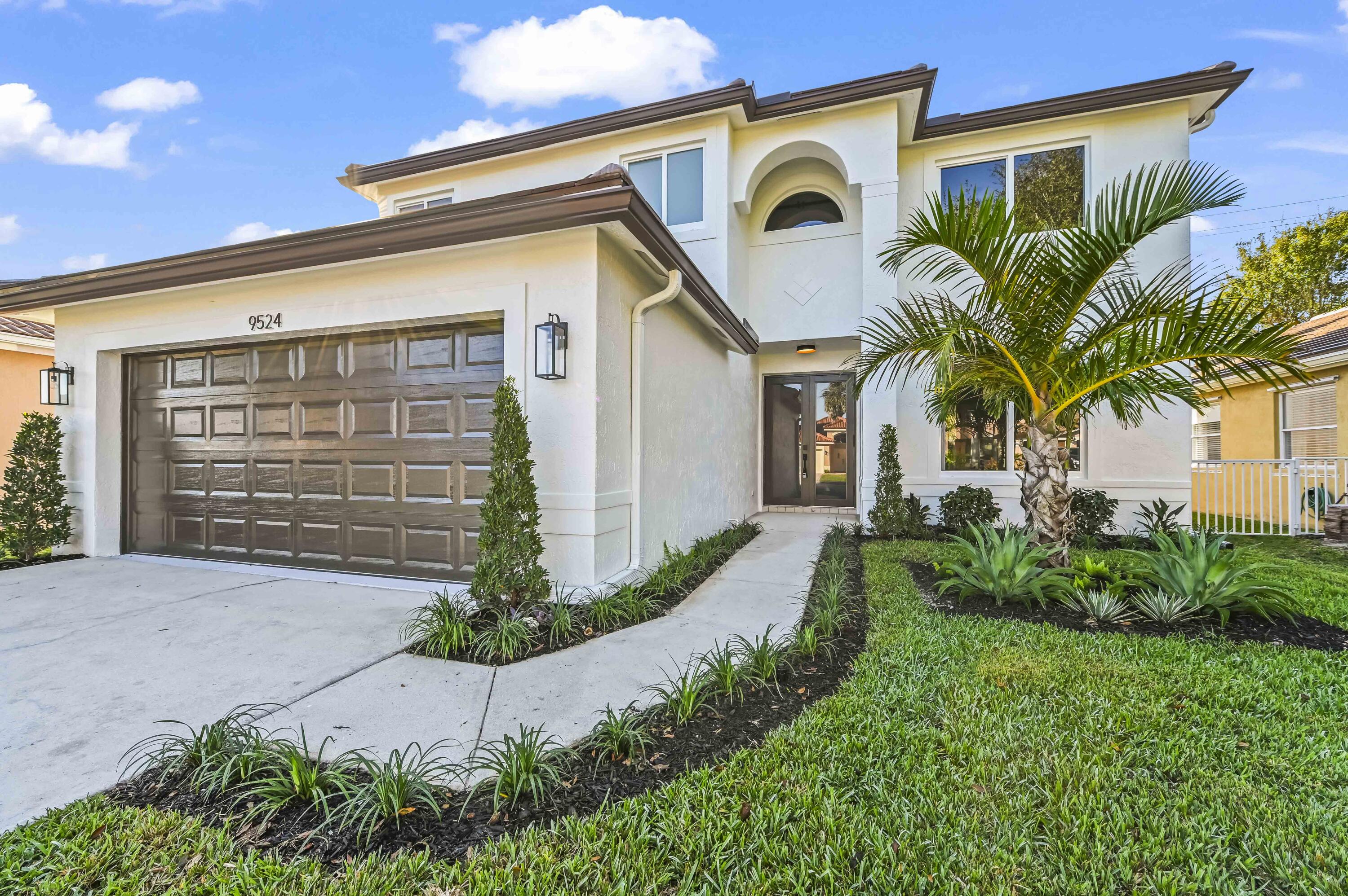 SYMPHONY BAY - Residential