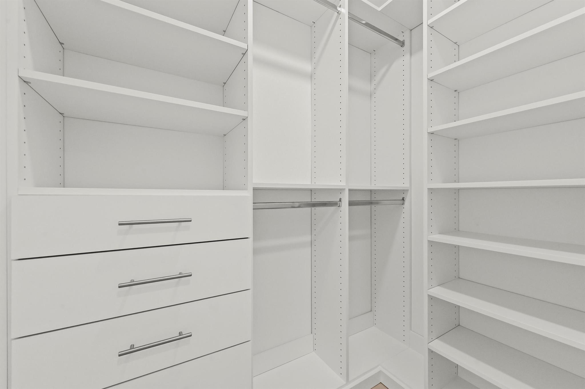 SYMPHONY BAY - Residential