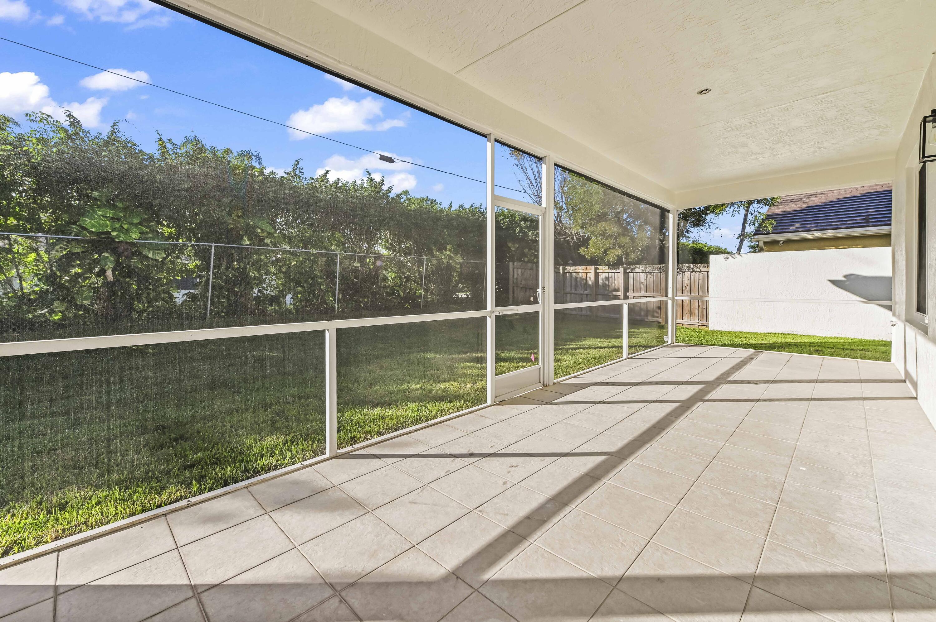 SYMPHONY BAY - Residential