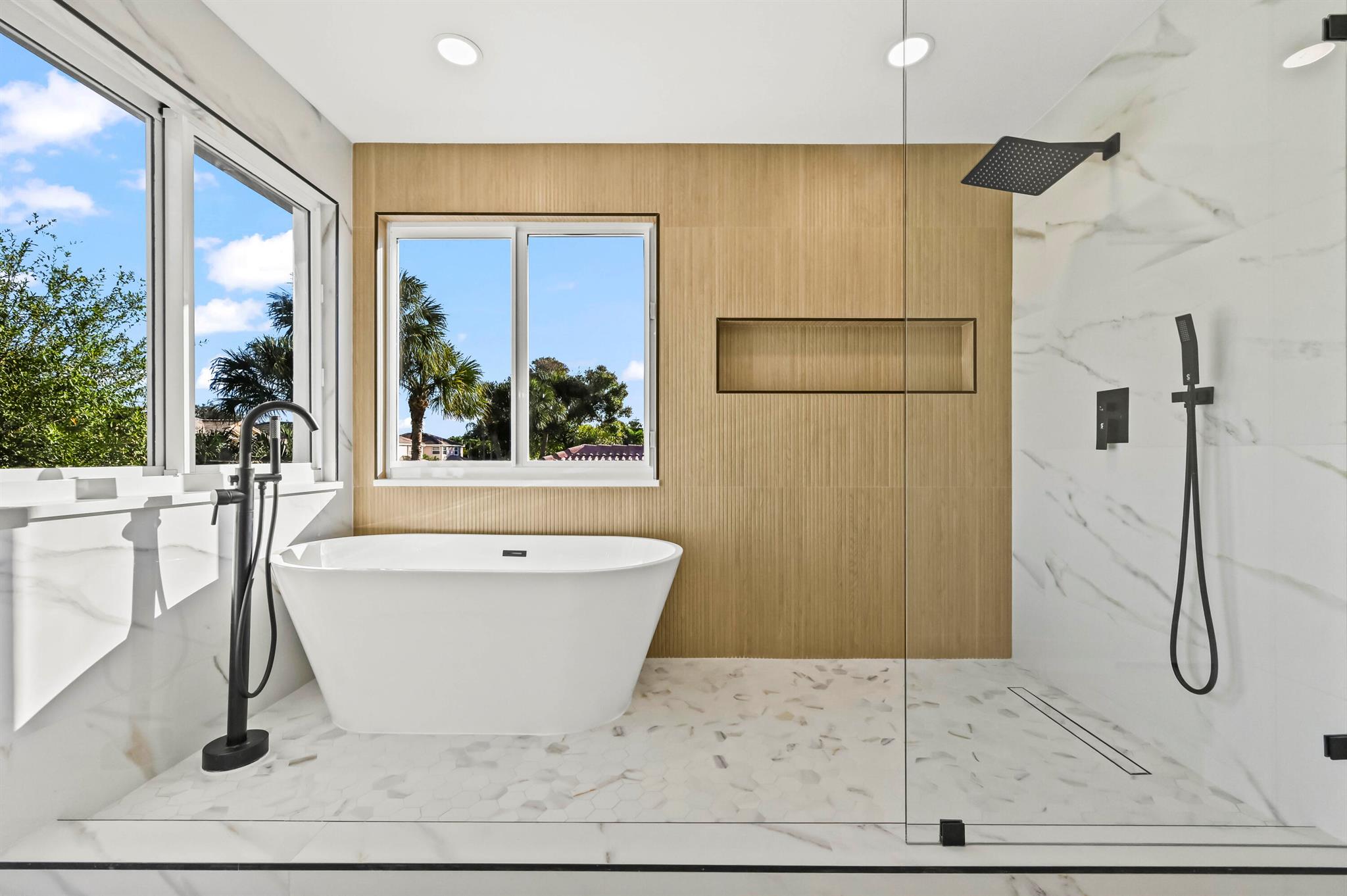 SYMPHONY BAY - Residential