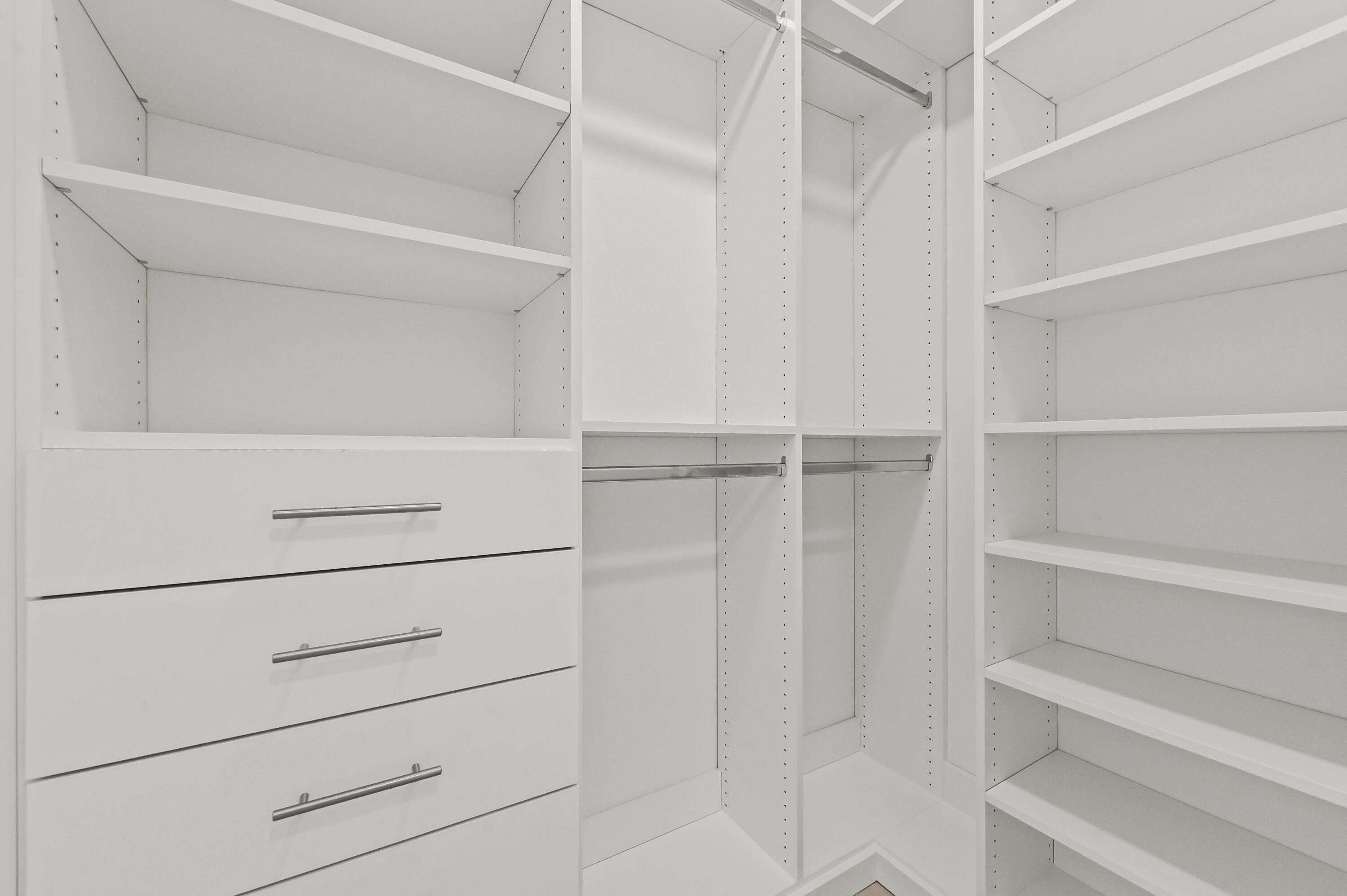 SYMPHONY BAY - Residential