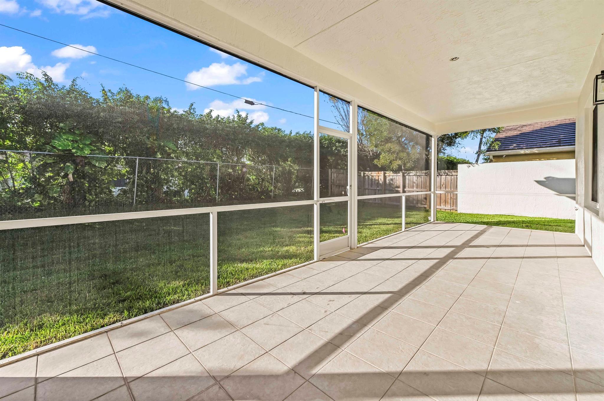 SYMPHONY BAY - Residential