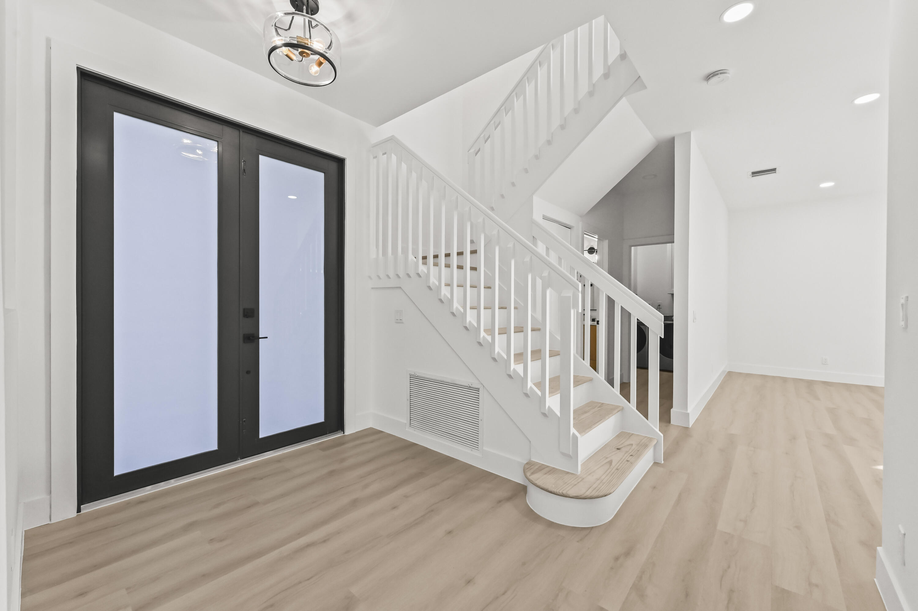 SYMPHONY BAY - Residential