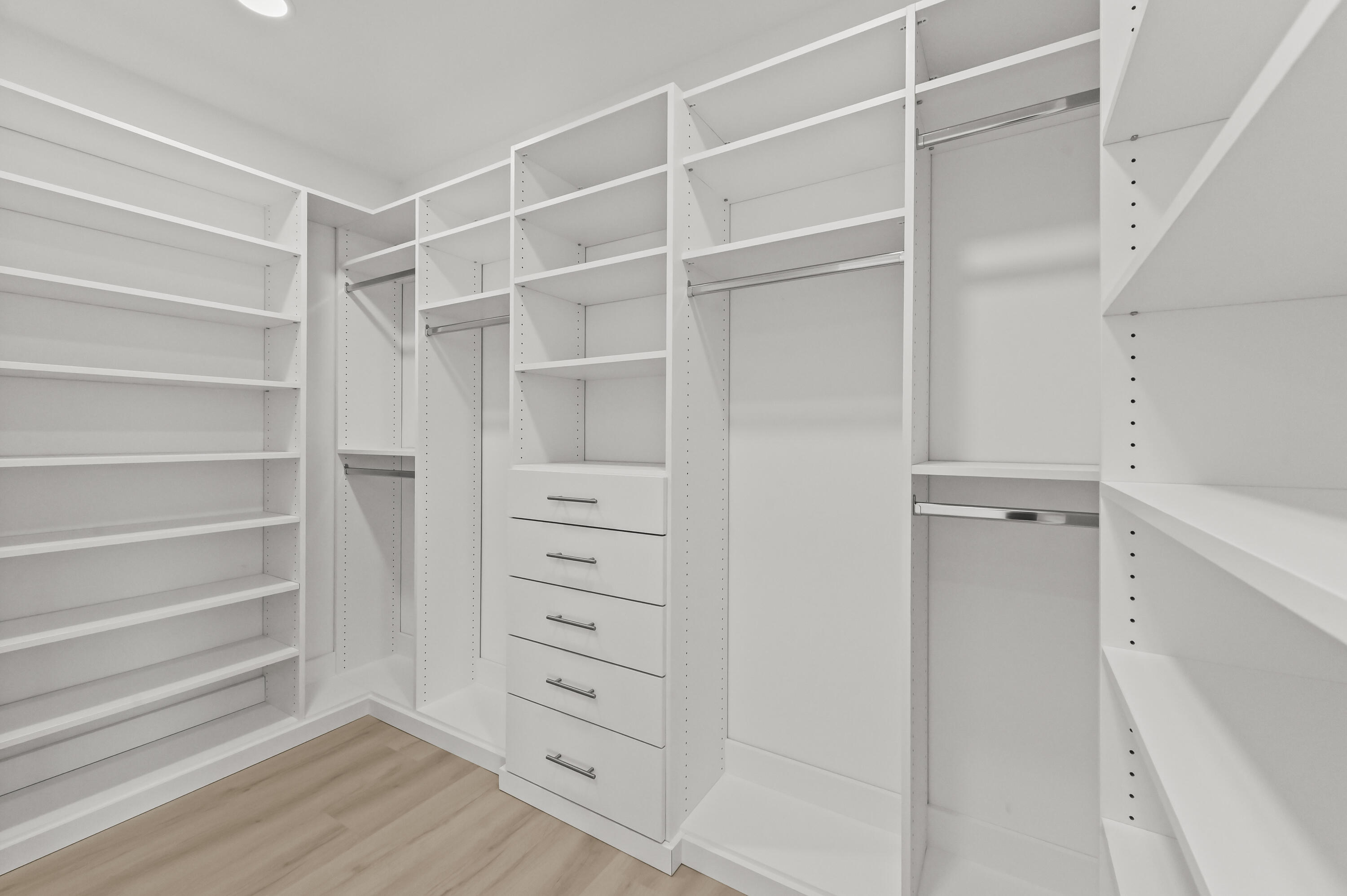 SYMPHONY BAY - Residential