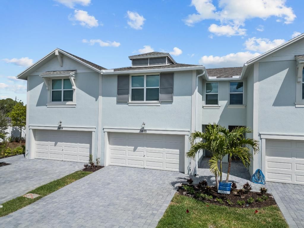 Photo of 5622 SE Edgewater Circle, Stuart, FL 34997 (MLS # R10968698)