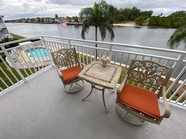 1111 N Riverside Dr 304