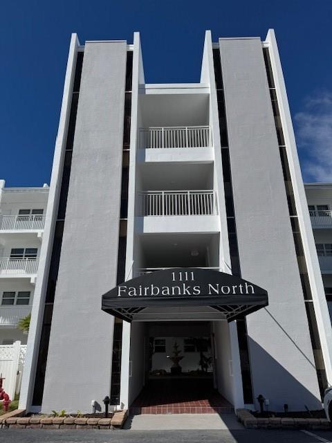 1111 N Riverside Dr 304