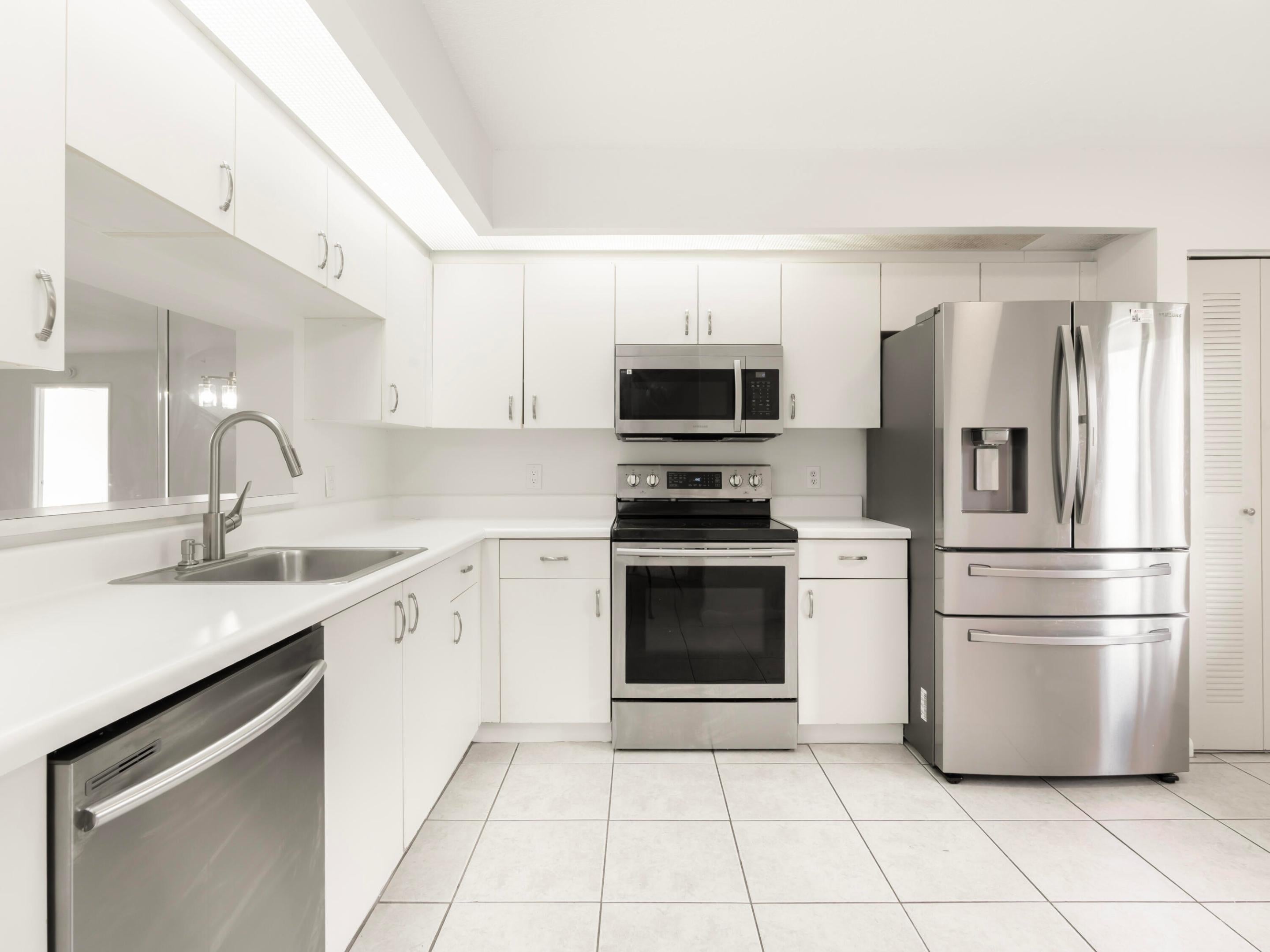 1651 SW 127TH Avenue SW 105A