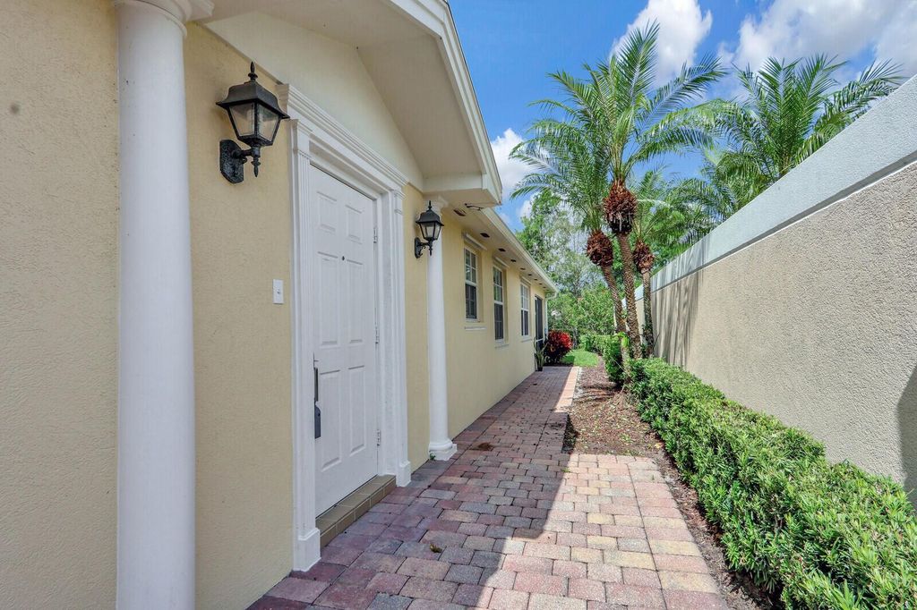 Photo of 5031 Magnolia Bay Circle, Palm Beach Gardens, FL 33418 (MLS # R10886224)