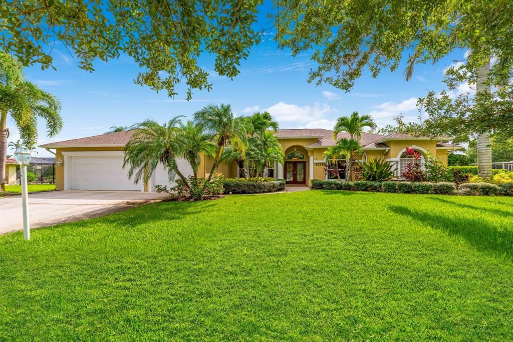 Photo of 2725 SE Gowin Drive, Port Saint Lucie, FL 34952 (MLS # R10742459)