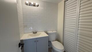 STRATFORD H CONDOMINIUM - Residential Lease