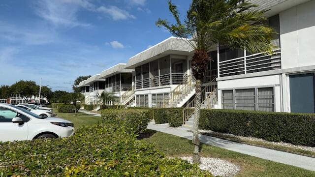 STRATFORD H CONDOMINIUM - Residential Lease