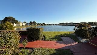 STRATFORD H CONDOMINIUM - Residential Lease