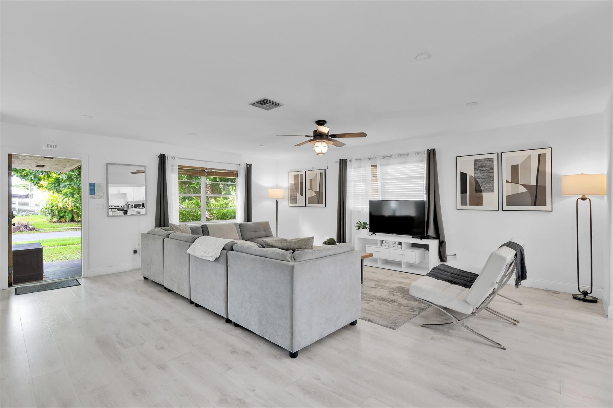 SOUTH DANIA HEIGHTS AMEN - Residential