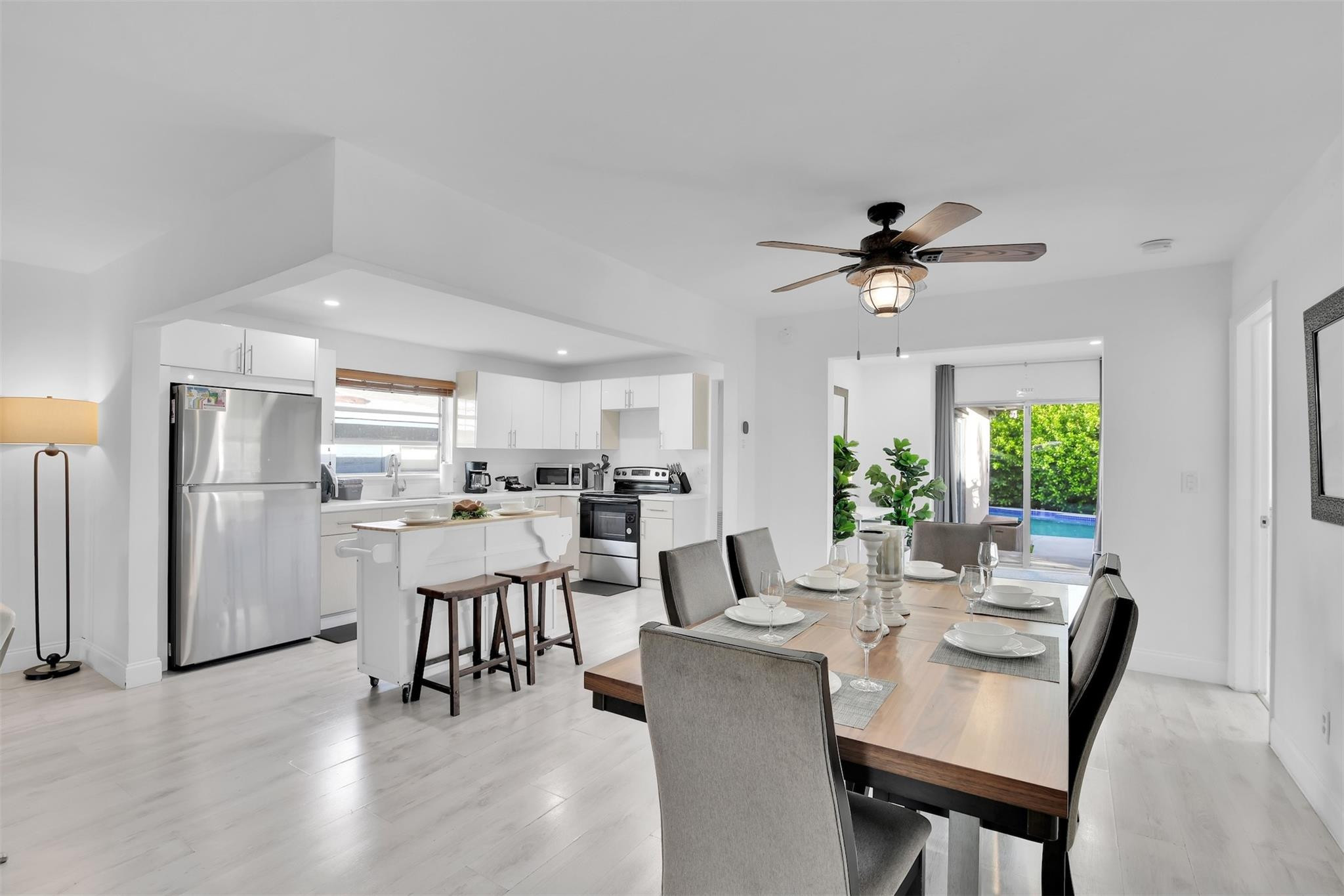 SOUTH DANIA HEIGHTS AMEN - Residential