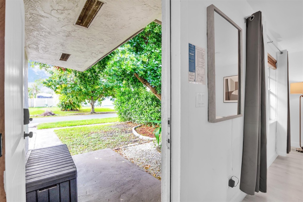 SOUTH DANIA HEIGHTS AMEN - Residential