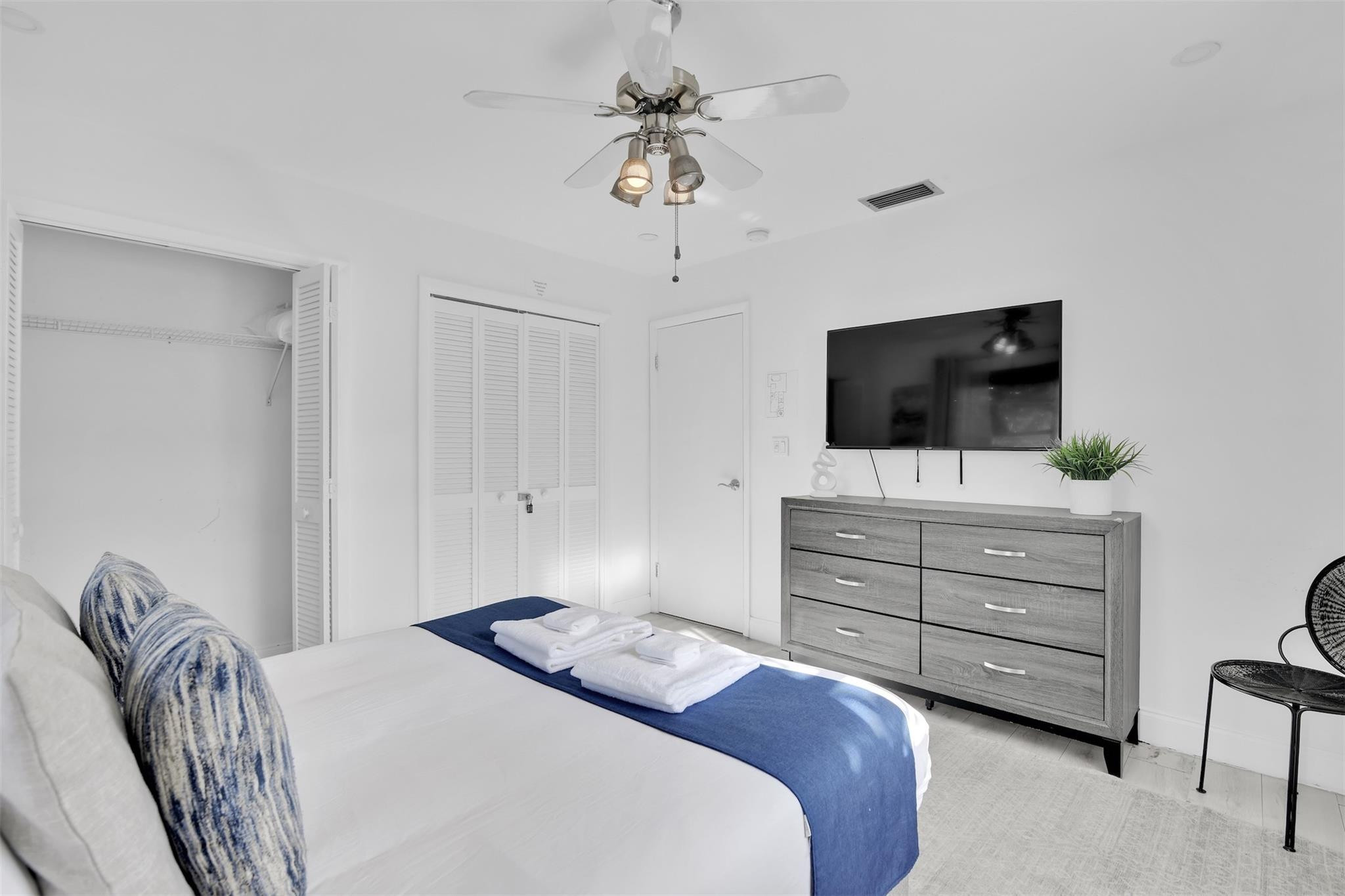 SOUTH DANIA HEIGHTS AMEN - Residential