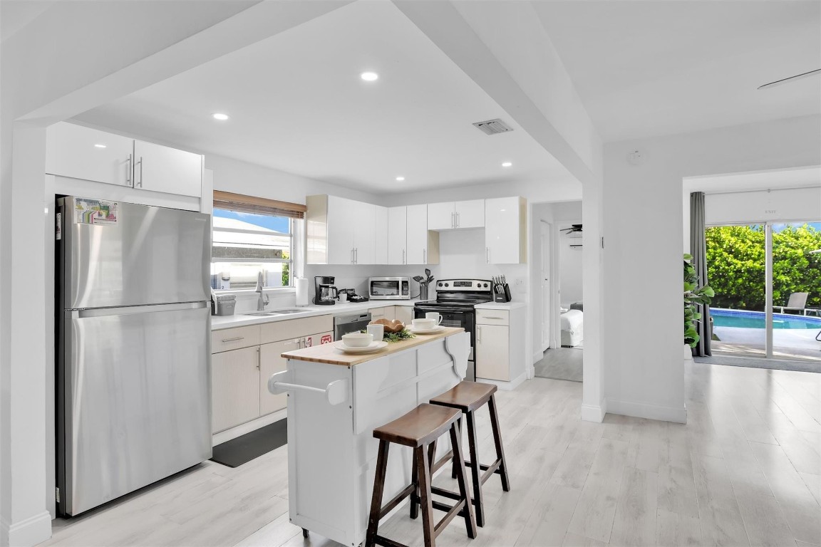 SOUTH DANIA HEIGHTS AMEN - Residential