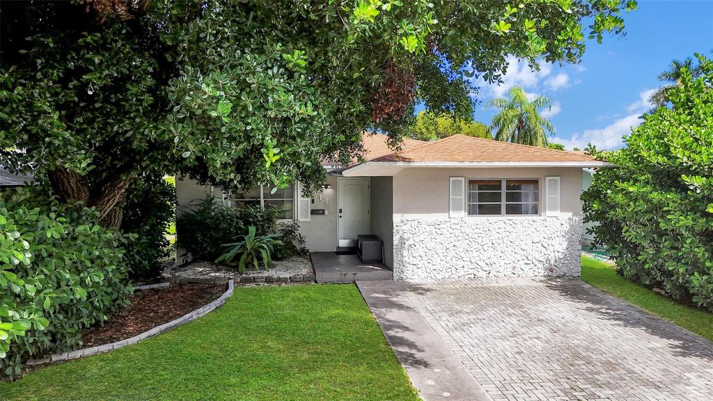 Photo of 214 SE 6th St, Dania Beach, FL 33004 (MLS # F10530003)