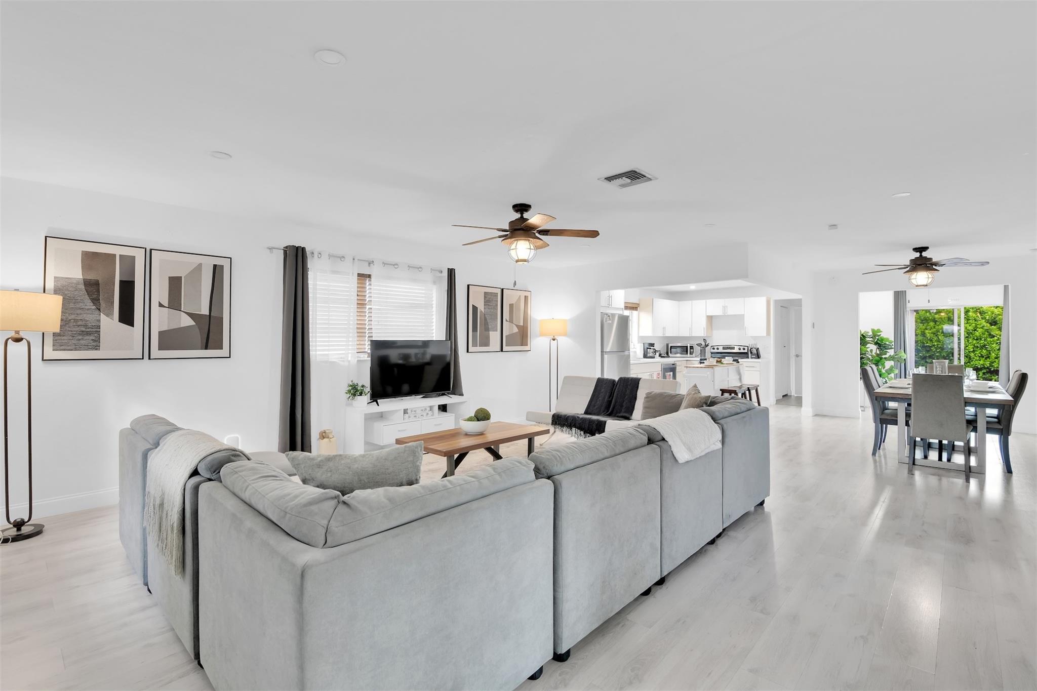 SOUTH DANIA HEIGHTS AMEN - Residential