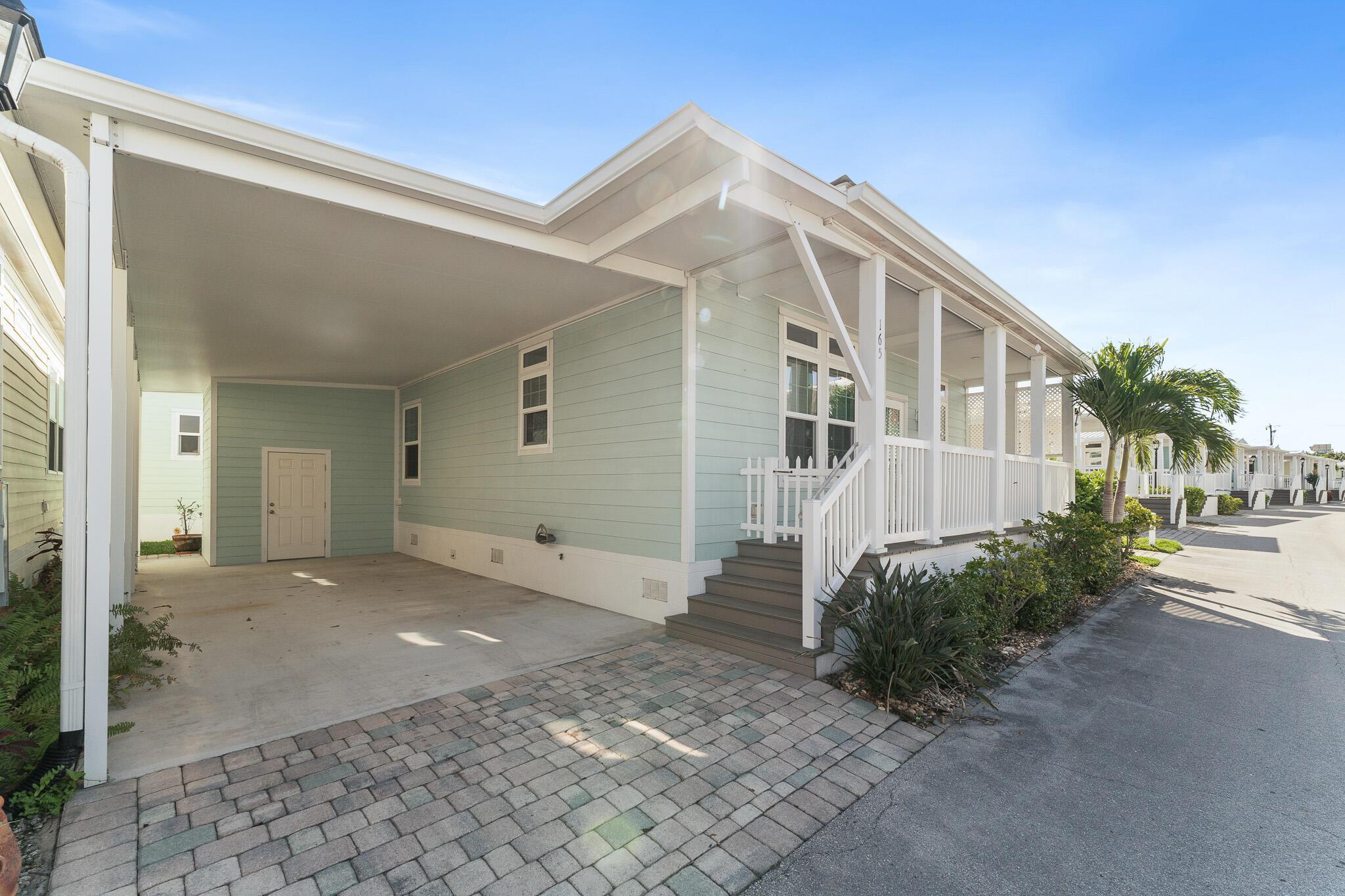 165 NE Buoy, Jensen Beach, FL, 34957/$279,900 2 165 NE Buoy