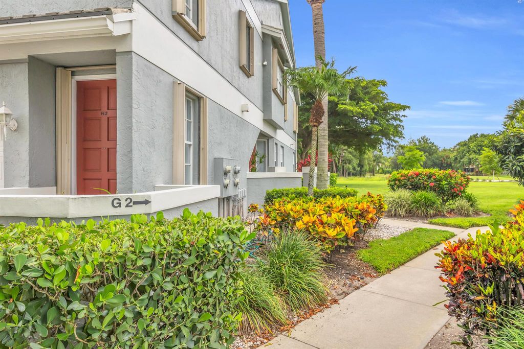 Photo of 10172 Andover Coach Circle #G2, Lake Worth, FL 33449 (MLS # R11143072)