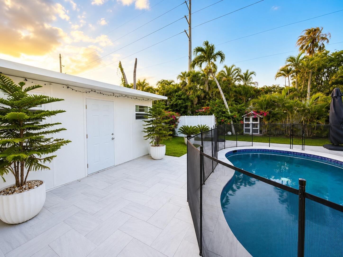 SUNSET ISLES SEC 3 - Residential