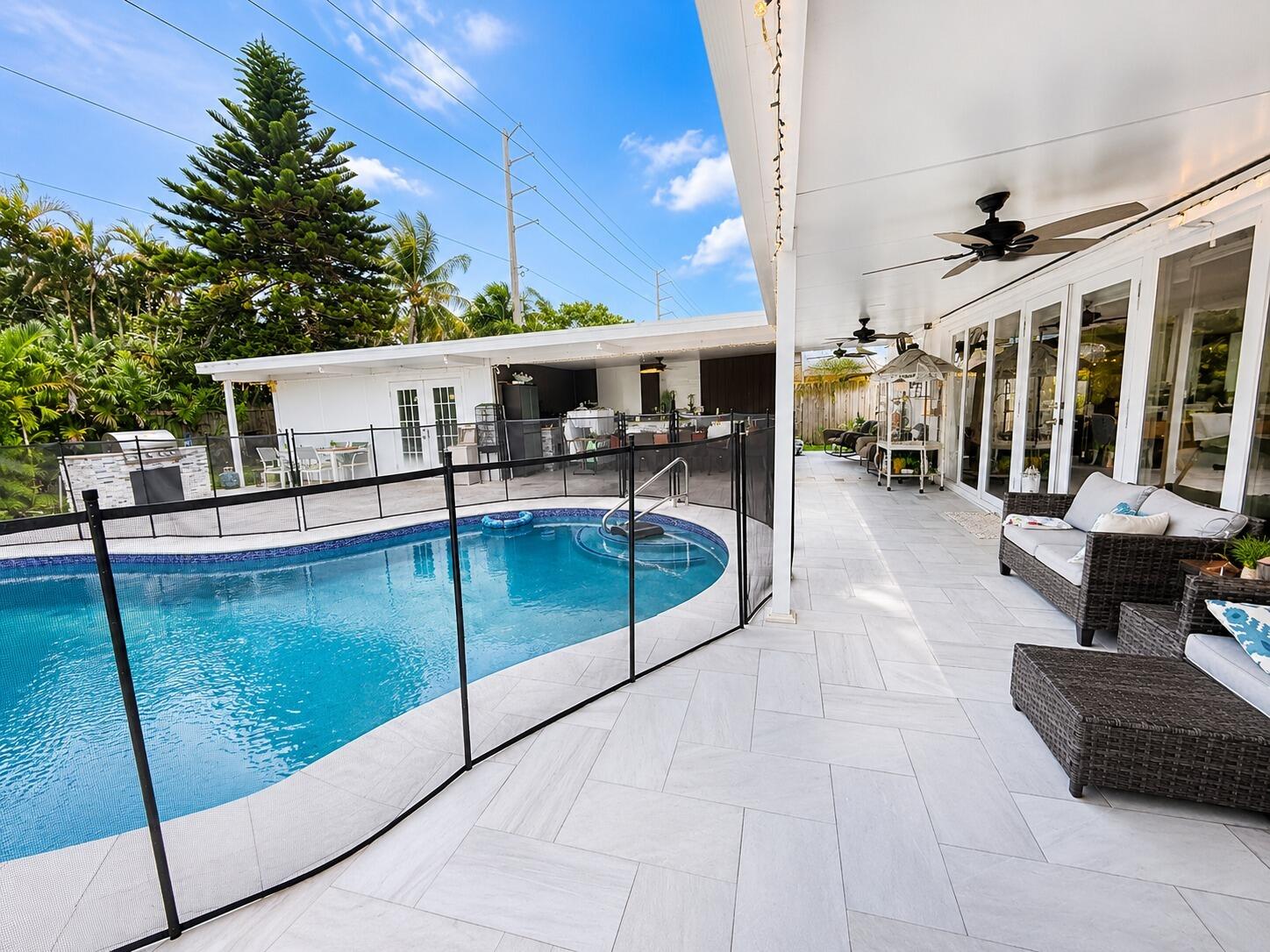 SUNSET ISLES SEC 3 - Residential