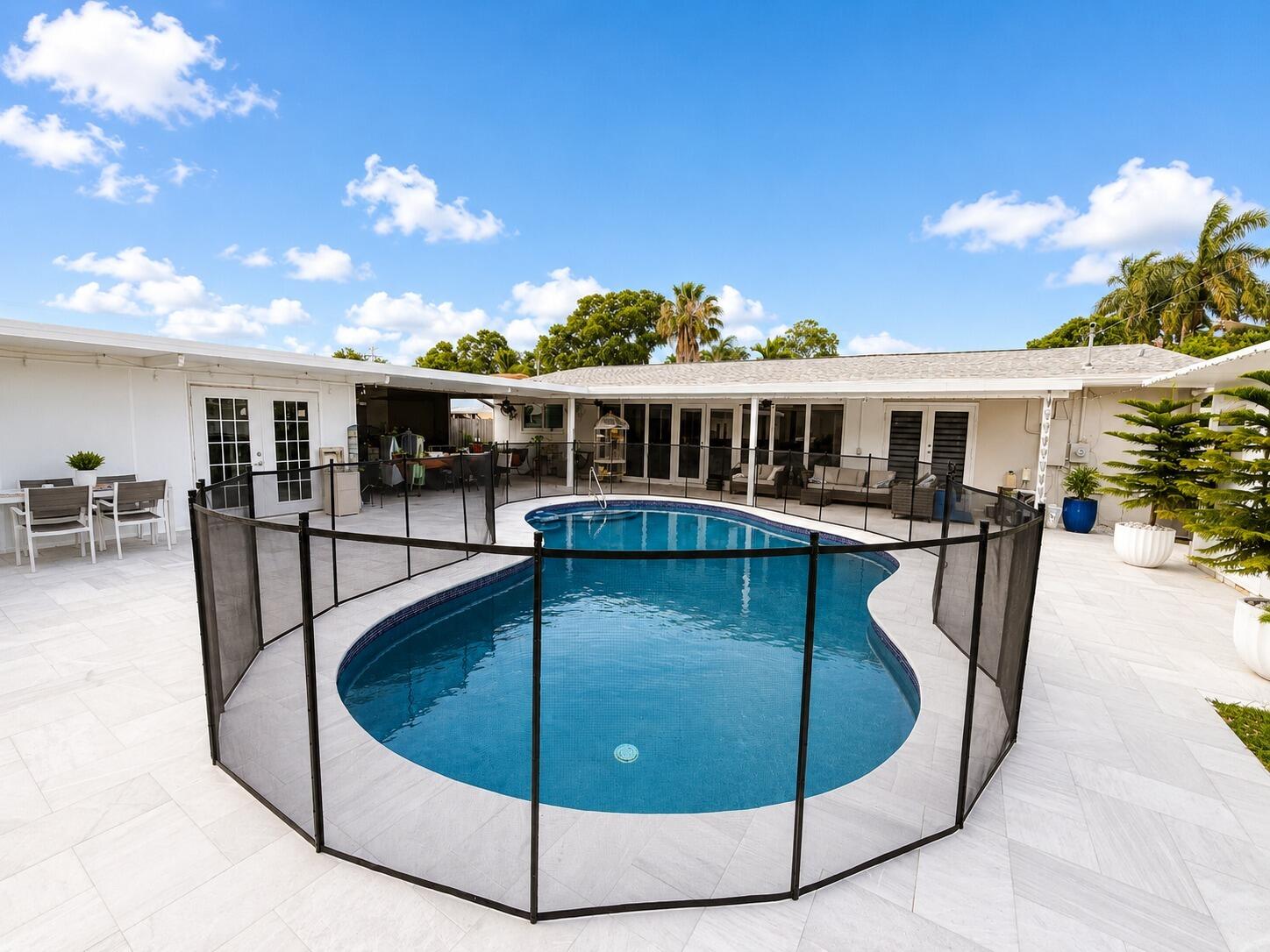 SUNSET ISLES SEC 3 - Residential