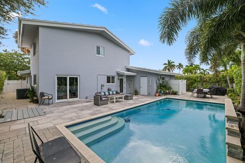 A home in Lauderdale By The Sea