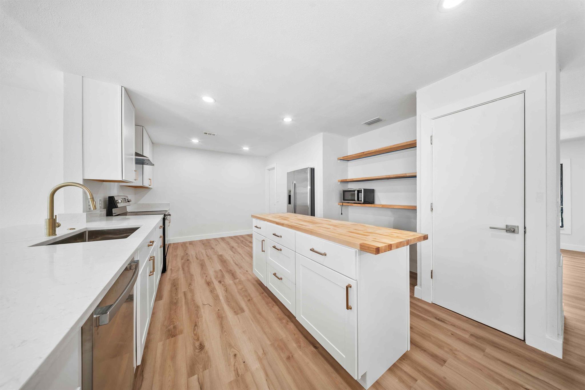 SECOND / FIRST REPLAT IN - Residential Lease