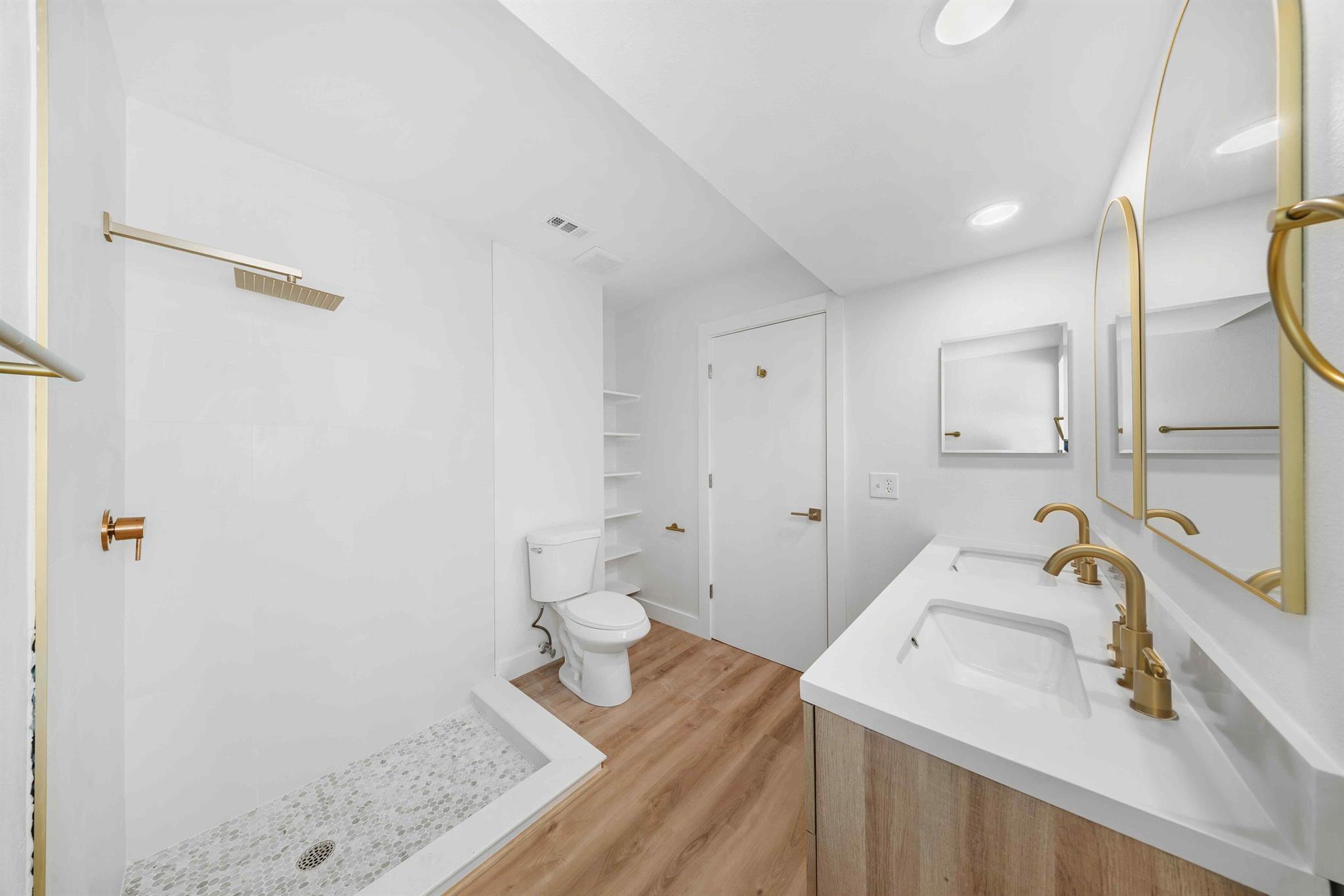 SECOND / FIRST REPLAT IN - Residential Lease