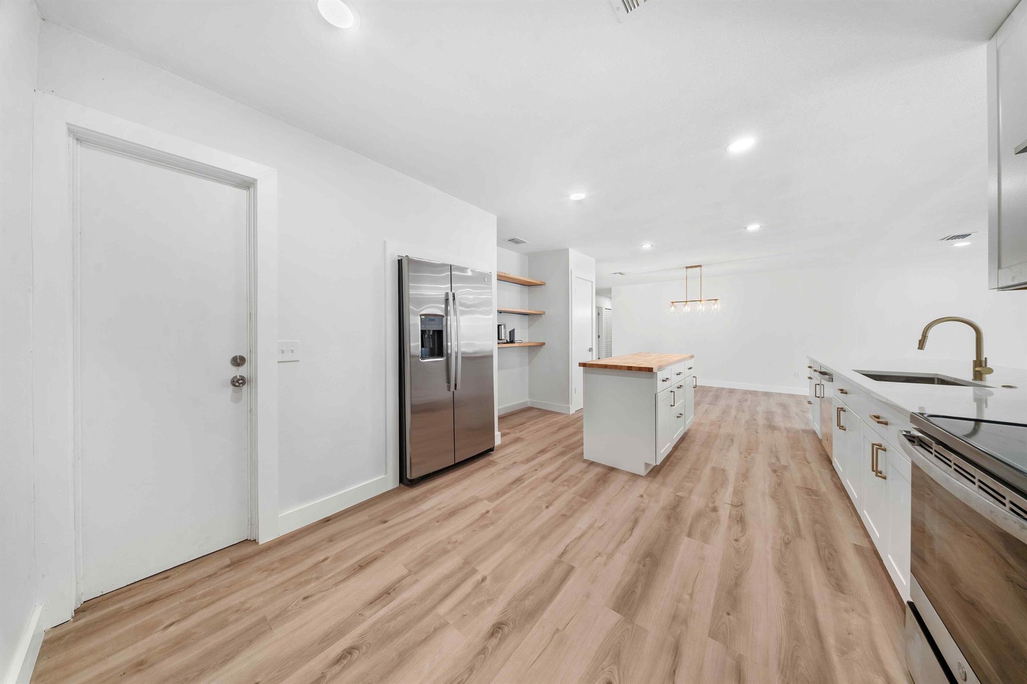 SECOND / FIRST REPLAT IN - Residential Lease