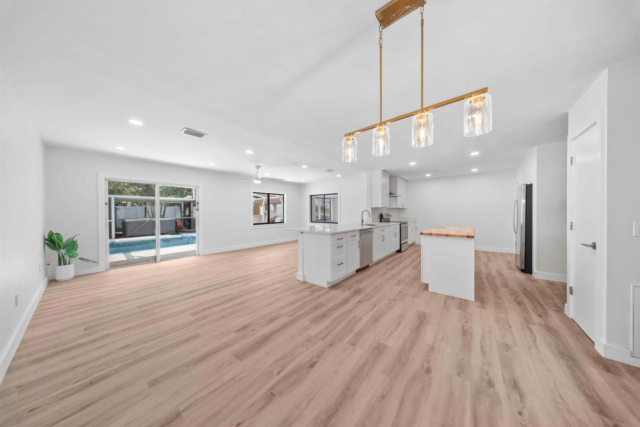 SECOND / FIRST REPLAT IN - Residential Lease