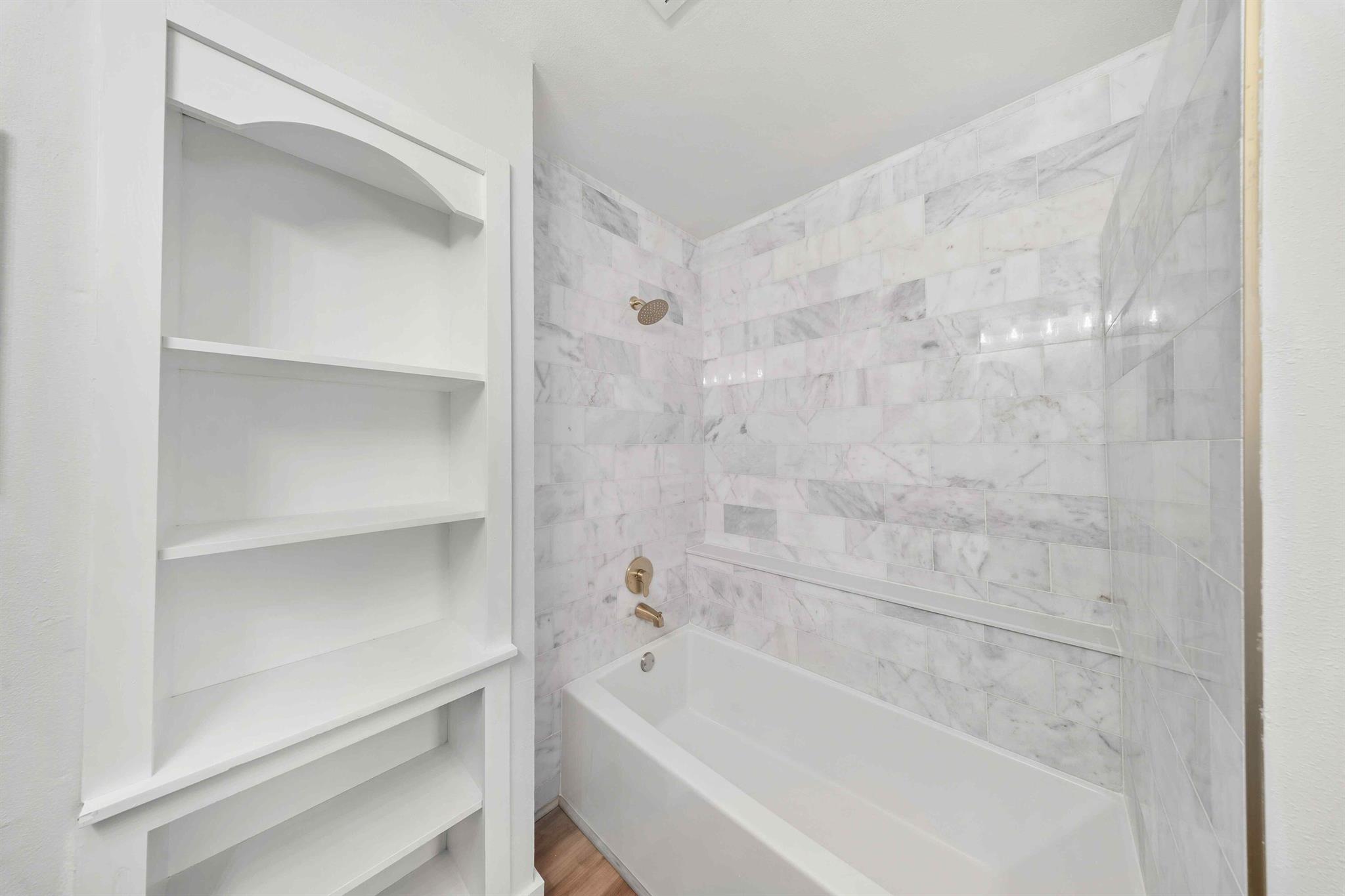 SECOND / FIRST REPLAT IN - Residential Lease