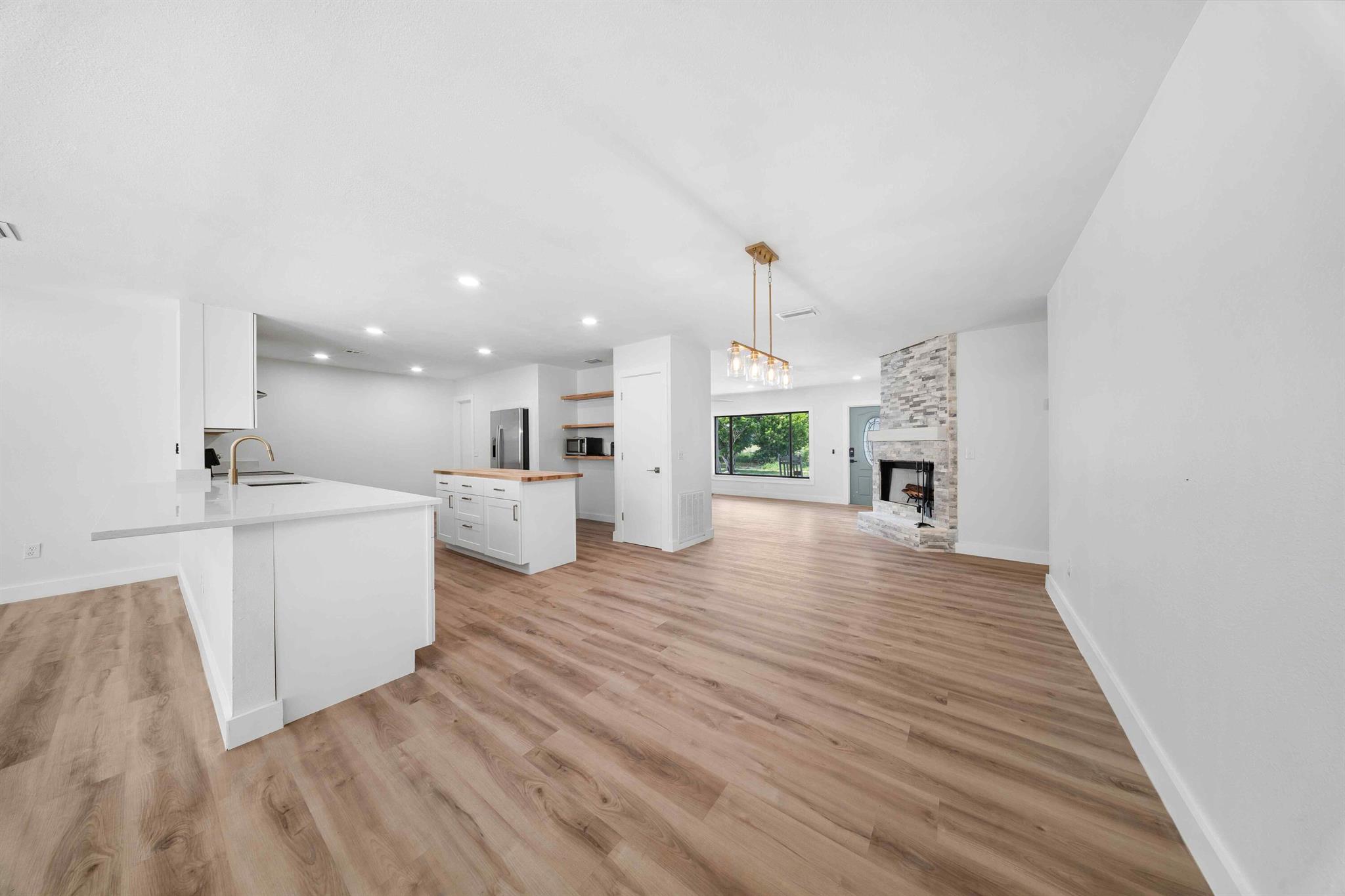 SECOND / FIRST REPLAT IN - Residential Lease