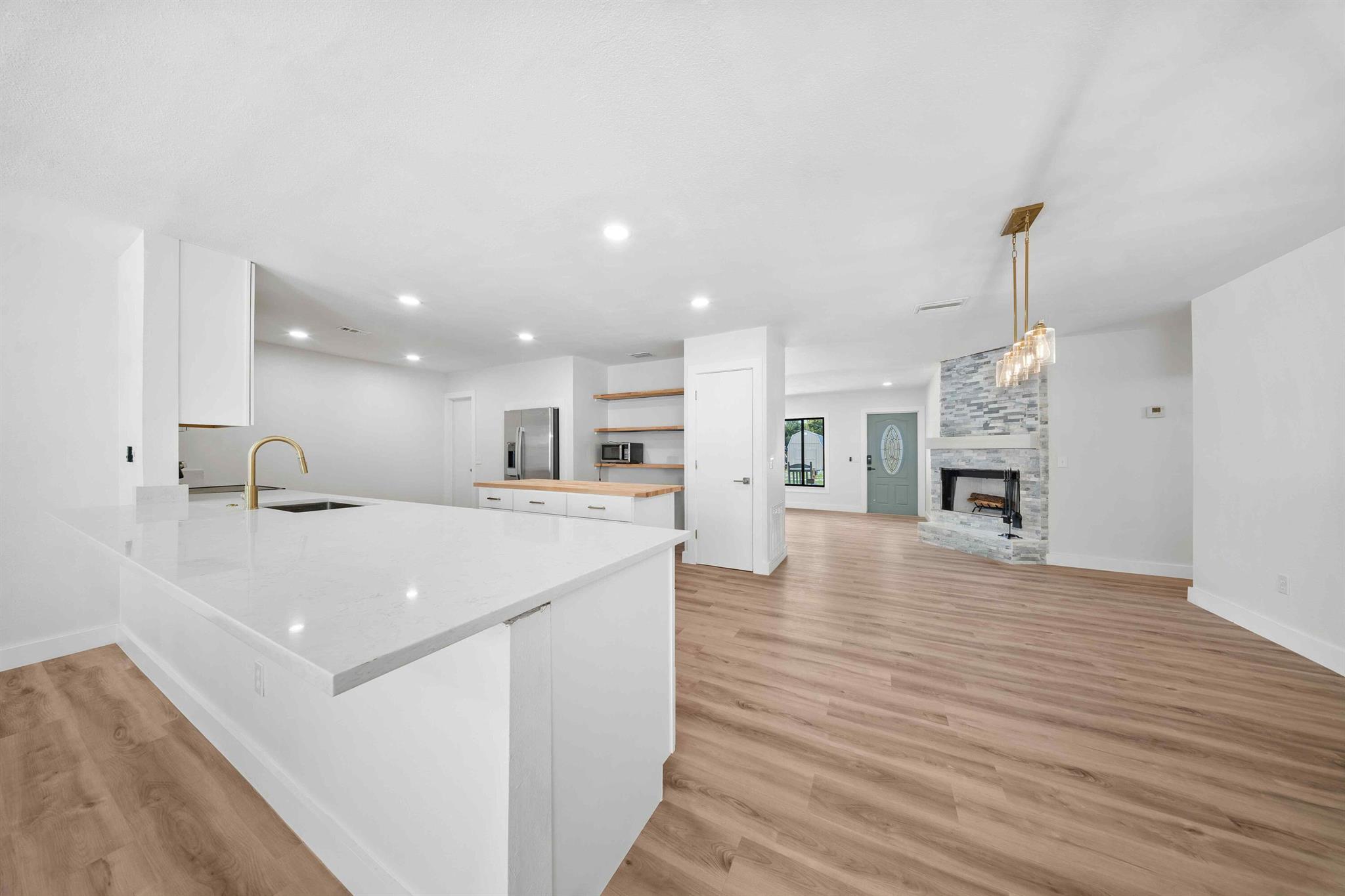 SECOND / FIRST REPLAT IN - Residential Lease