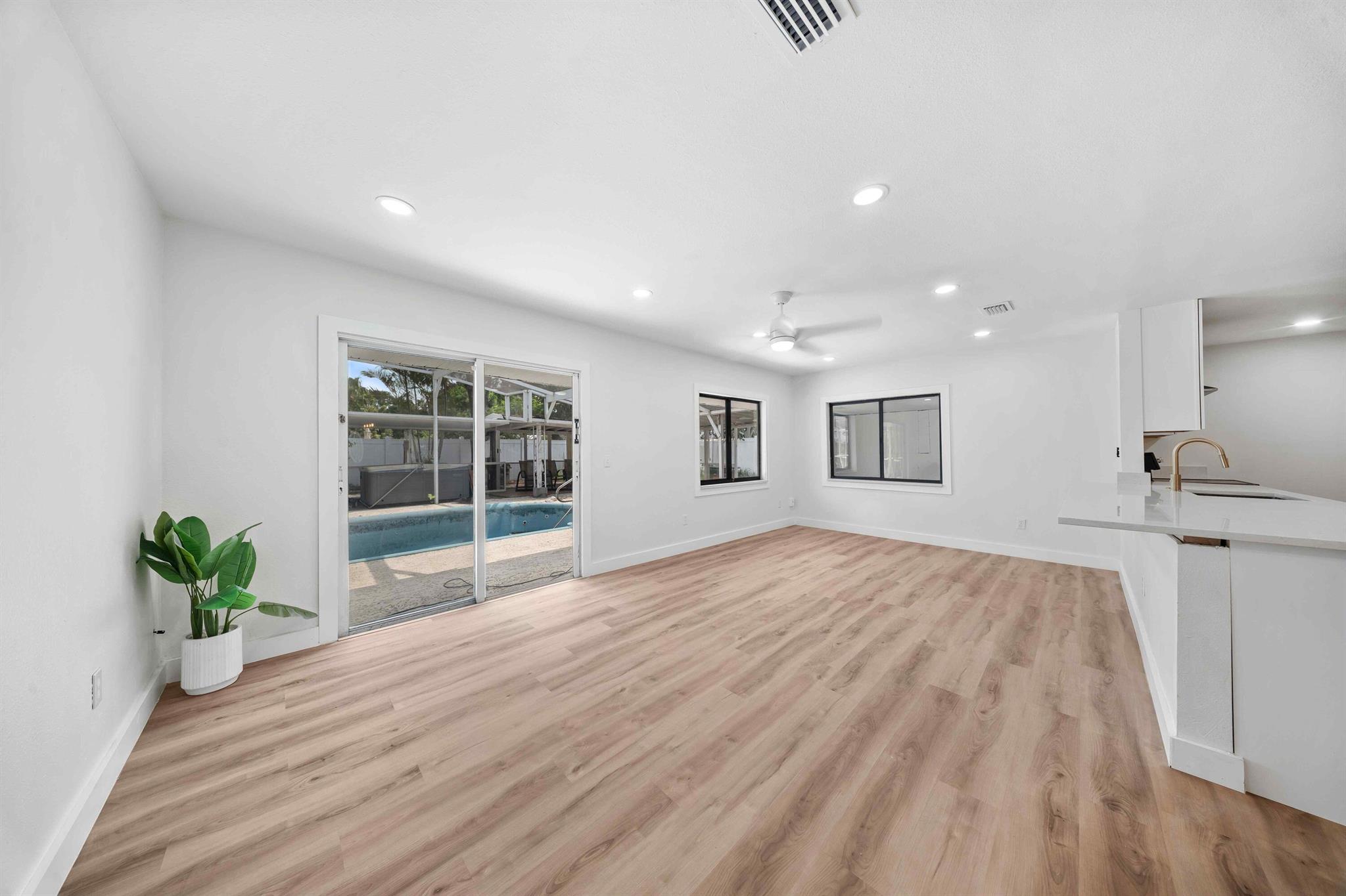 SECOND / FIRST REPLAT IN - Residential Lease