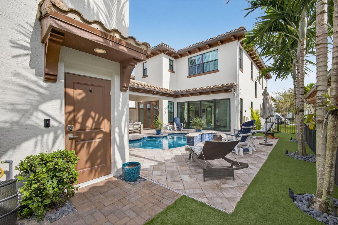 ALTON NEIGHBORHOOD - Residential