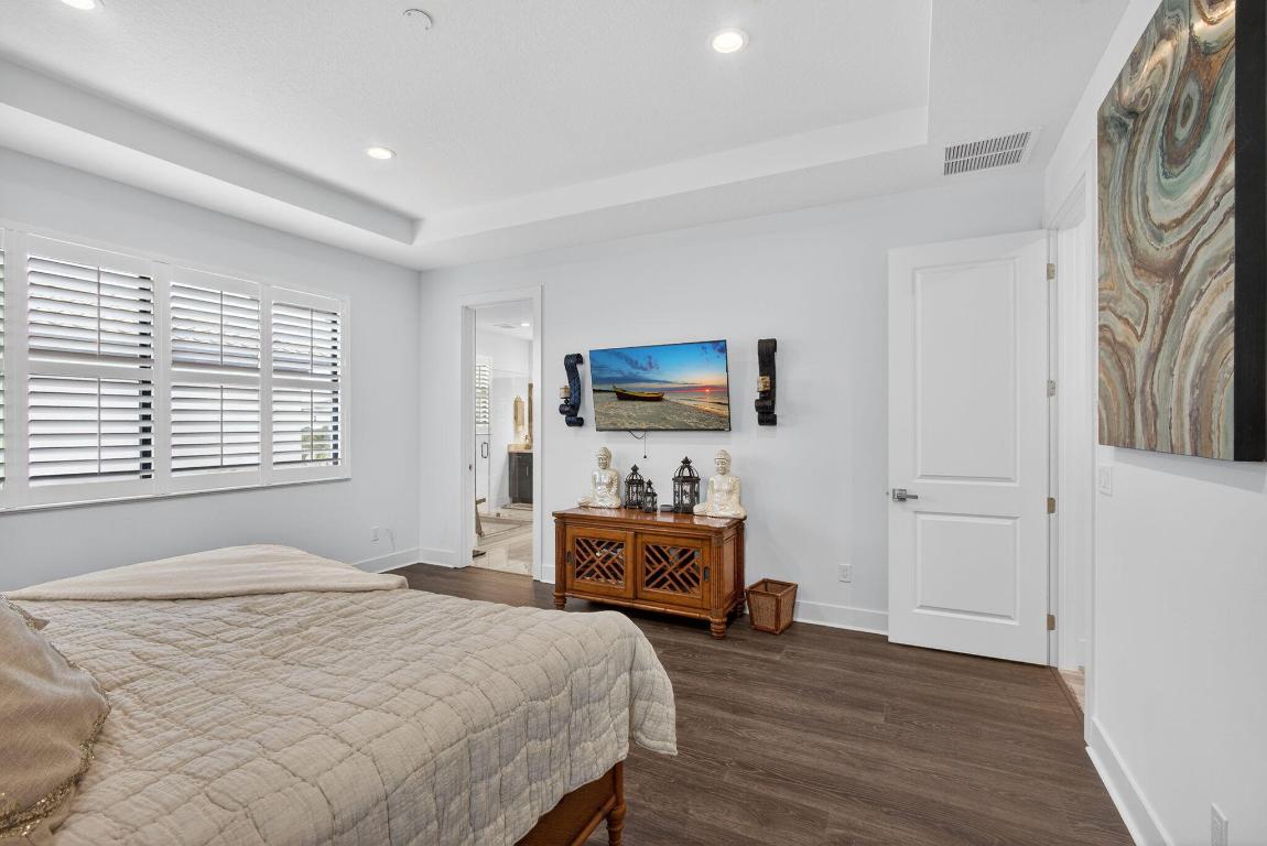 ALTON NEIGHBORHOOD - Residential