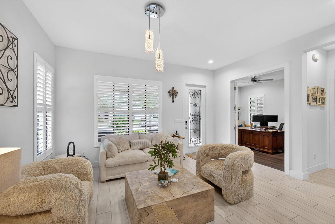 ALTON NEIGHBORHOOD - Residential